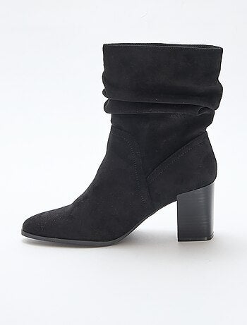 Botas de antelina con efecto plisado