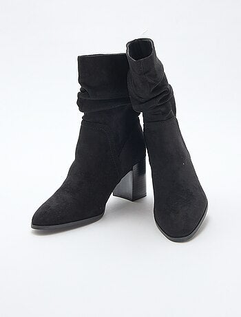 Botas de antelina con efecto plisado