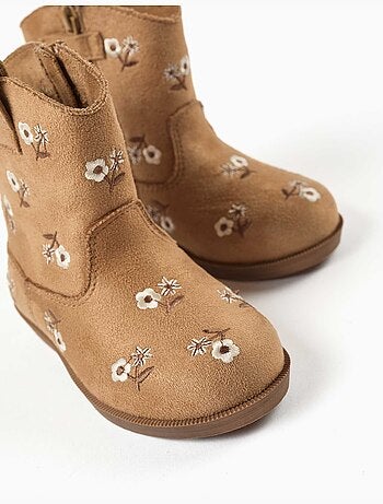 Botas de antelina con flores bordadas