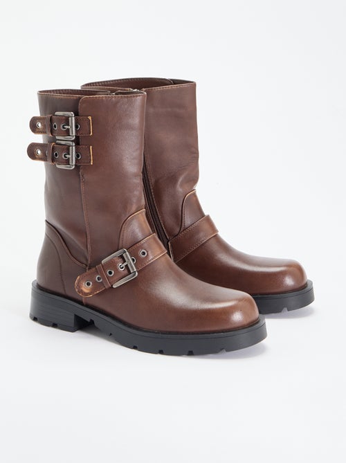 Botas de caña alta de polipiel con tira decorativa - Kiabi Botas de caña alta de polipiel con tira decorativa - Kiabi