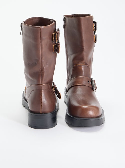 Botas de caña alta de polipiel con tira decorativa - Kiabi Botas de caña alta de polipiel con tira decorativa - Kiabi