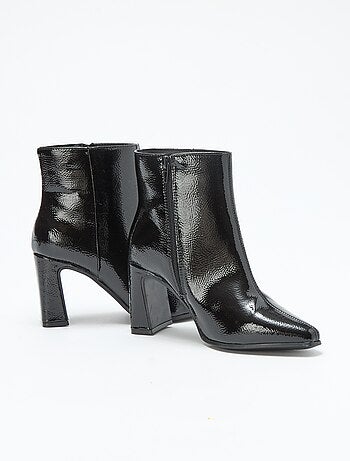 Botas de charol lisas