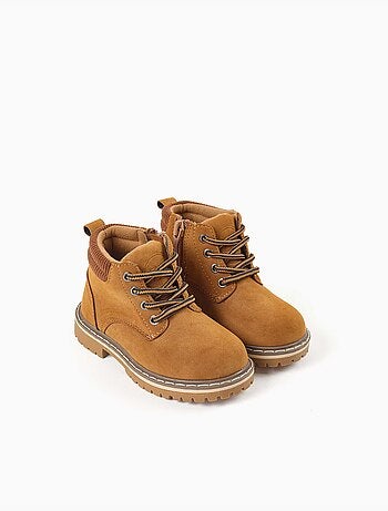 Botas de montaña de antelina con cordones