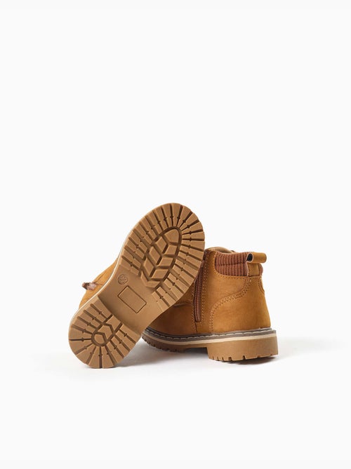 Botas de montaña de antelina con cordones - Kiabi Botas de montaña de antelina con cordones - Kiabi