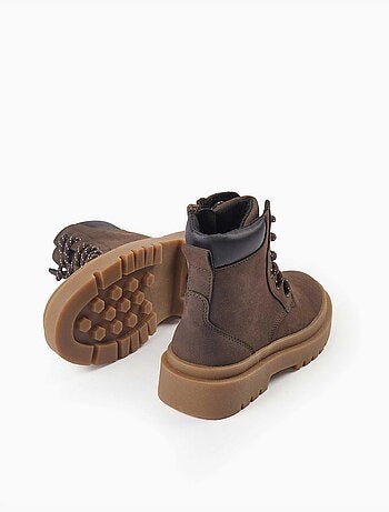 Botas de montaña de antelina con cordones