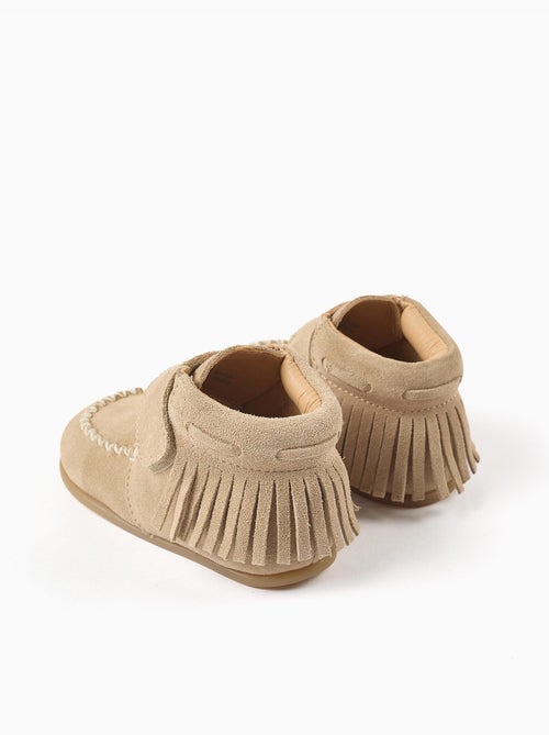 Botines Barefoot de ante con flecos y tira autoadherente - Kiabi Botines Barefoot de ante con flecos y tira autoadherente - Kiabi
