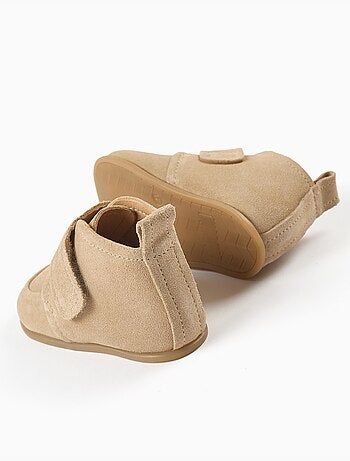 Botines Barefoot de ante con tira autoadherente