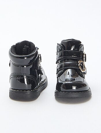 Botines charol con velcro
