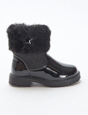 Botines charolados con efecto peluche