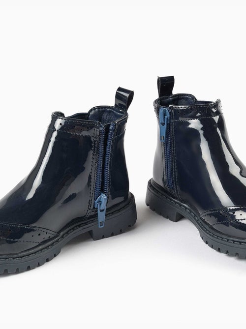 Botines chelsea de charol con detalles perforados - Kiabi