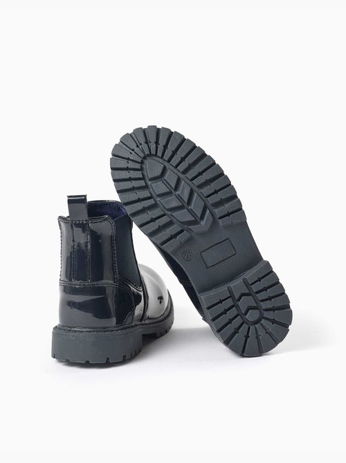 Botines chelsea de charol con suela antideslizante - Kiabi Botines chelsea de charol con suela antideslizante - Kiabi