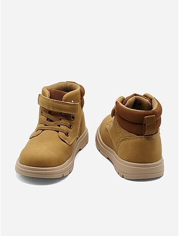 Botines con cierre de velcro