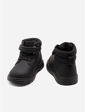 Botines con cierre de velcro