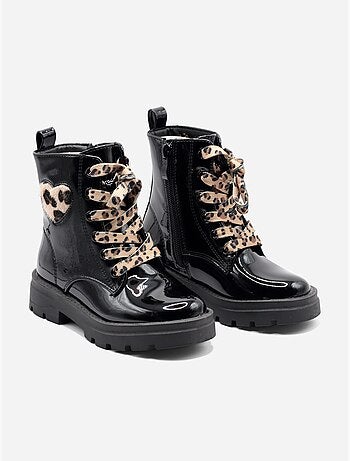 Botines con cordones