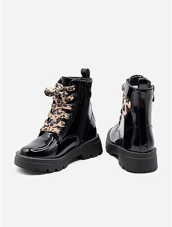 Botines con cordones