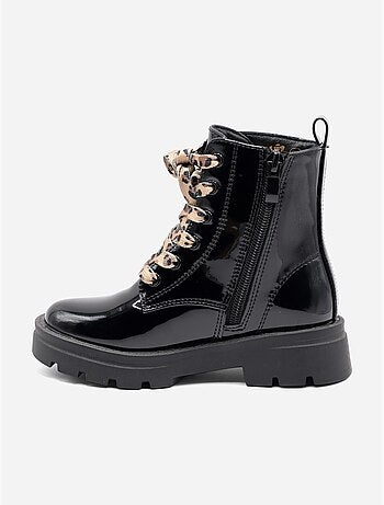 Botines con cordones