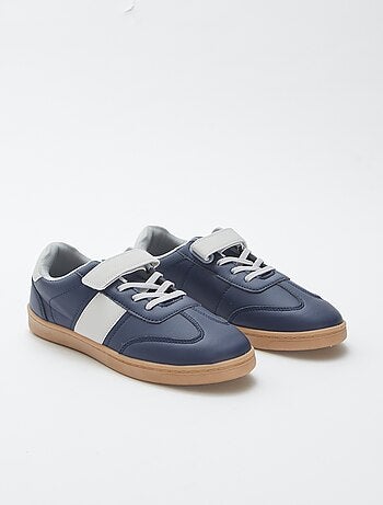 Botines con cordones y velcro