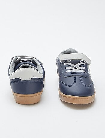 Botines con cordones y velcro