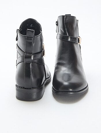 Botines con correa lisa
