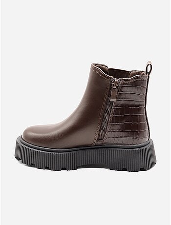 Botines con efecto cocodrilo