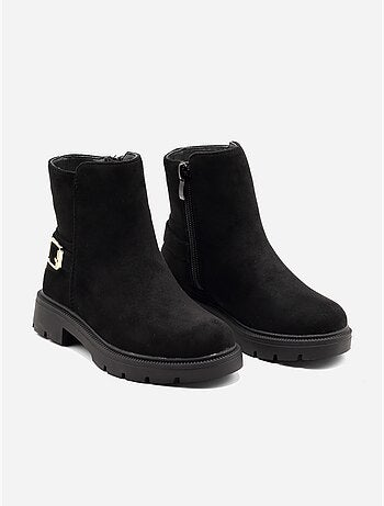 Botines con hebilla