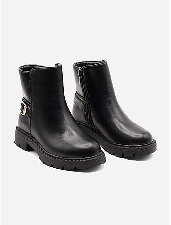 Botines con hebilla