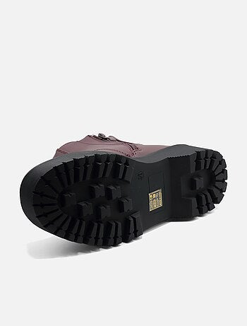 Botines con suela dentada