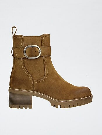 Botines con suela dentada