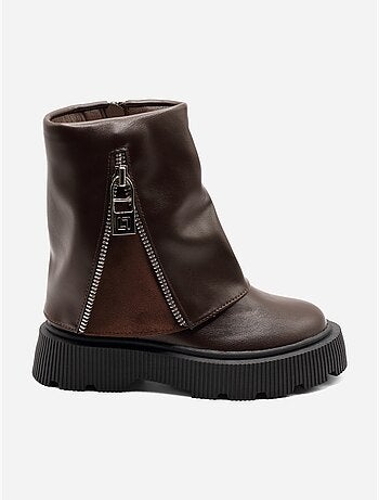 Botines con suela dentada