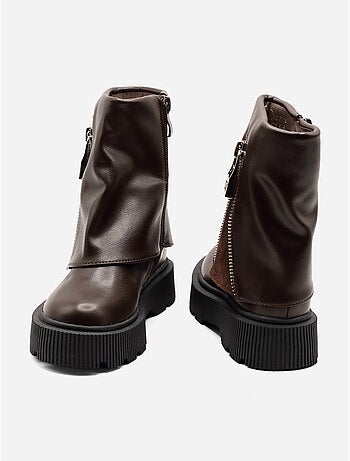 Botines con suela dentada