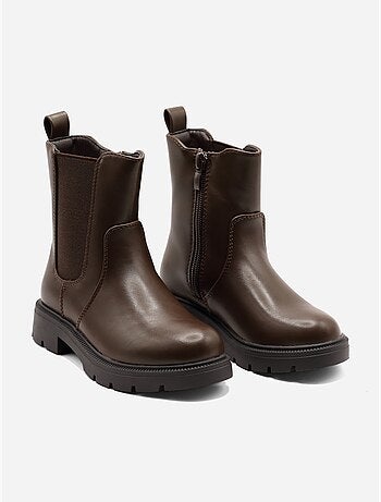 Botines con suela dentada