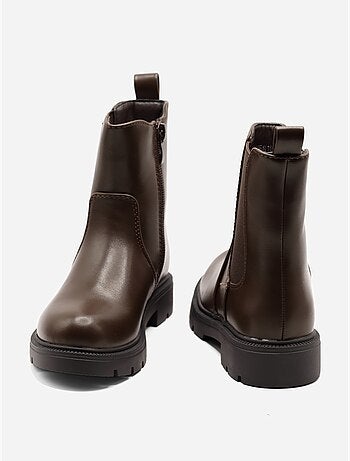 Botines con suela dentada