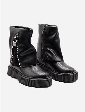 Botines con suela dentada