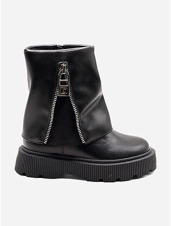 Botines con suela dentada