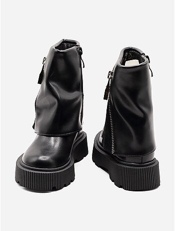 Botines con suela dentada