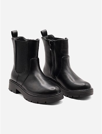 Botines con suela dentada