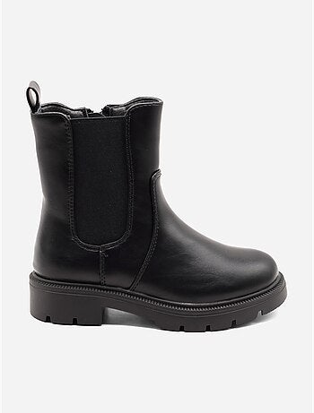 Botines con suela dentada