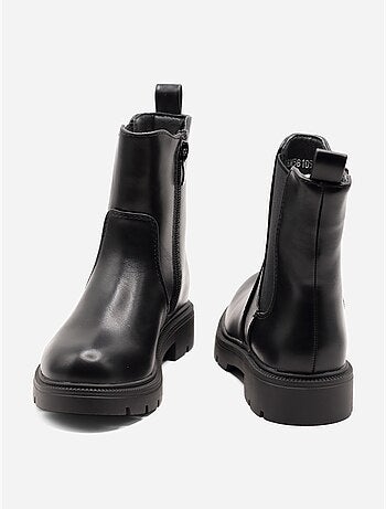 Botines con suela dentada