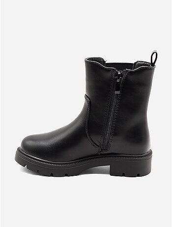 Botines con suela dentada