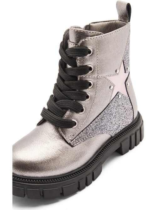 Botines conguitos militar - Kiabi Botines conguitos militar - Kiabi