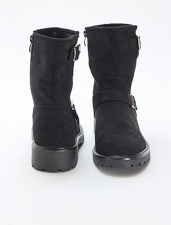 Botines de antelina con hebilla