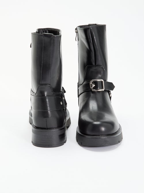 Botines de efecto charol con tiras decorativas - Kiabi
