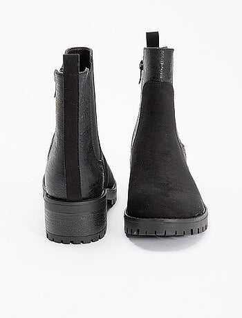 Botines de símil texturizado y antelina