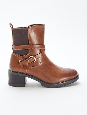 Botines elásticos con correas