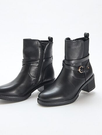 Botines elásticos con correas