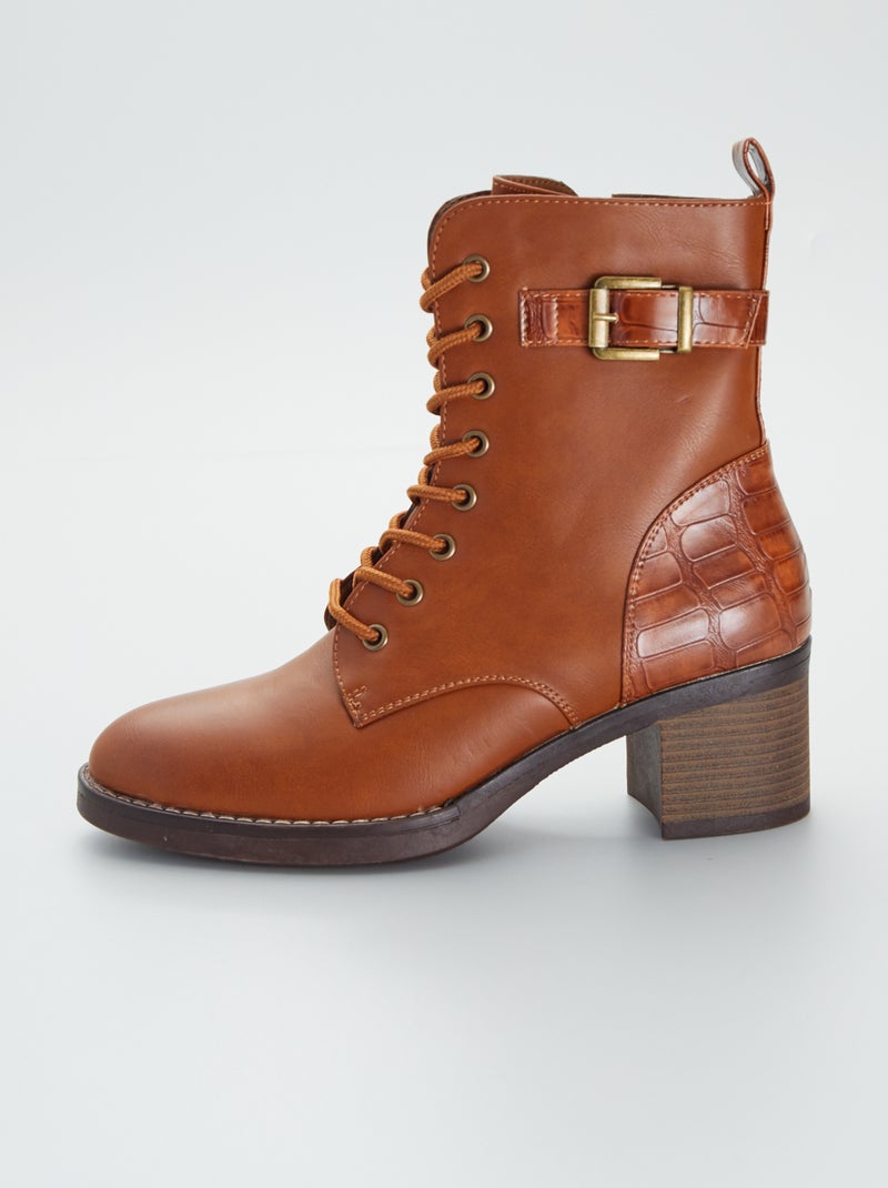 Botines en dos materiales con cordones y tacones camello - Kiabi