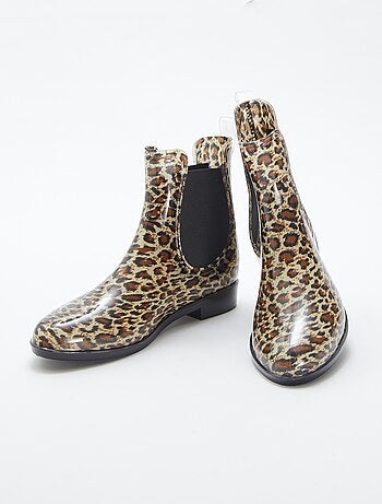 Botines modelo Chelsea de goma
