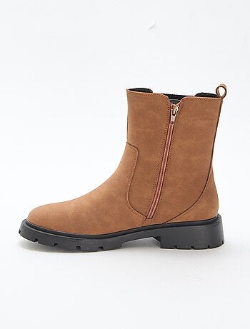 Botines modelo Chelsea de material sintético con fuelles elásticos