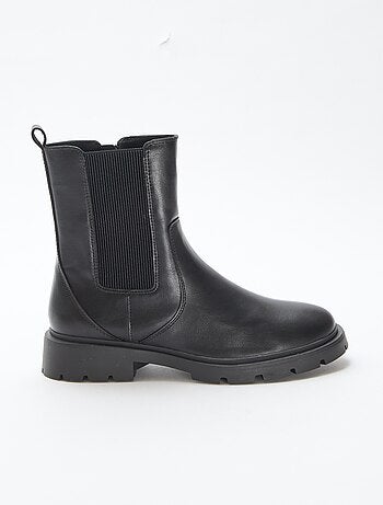 Botines modelo Chelsea de material sintético con fuelles elásticos