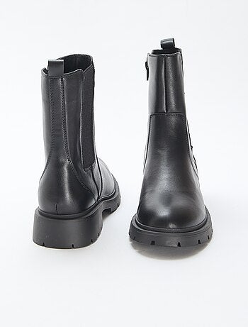 Botines modelo Chelsea de material sintético con fuelles elásticos